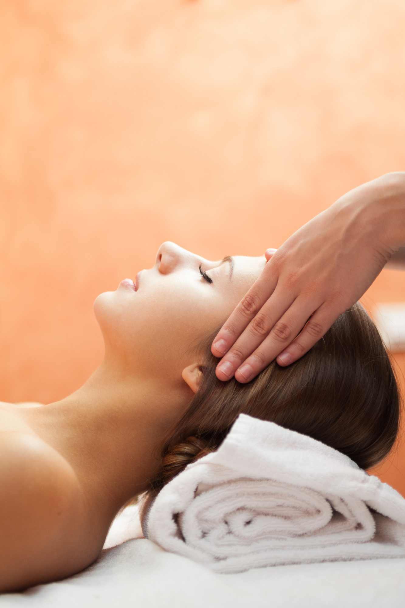 Cabine de massage chez Marjolie Pause à Gardanne, un espace de détente et de résultats